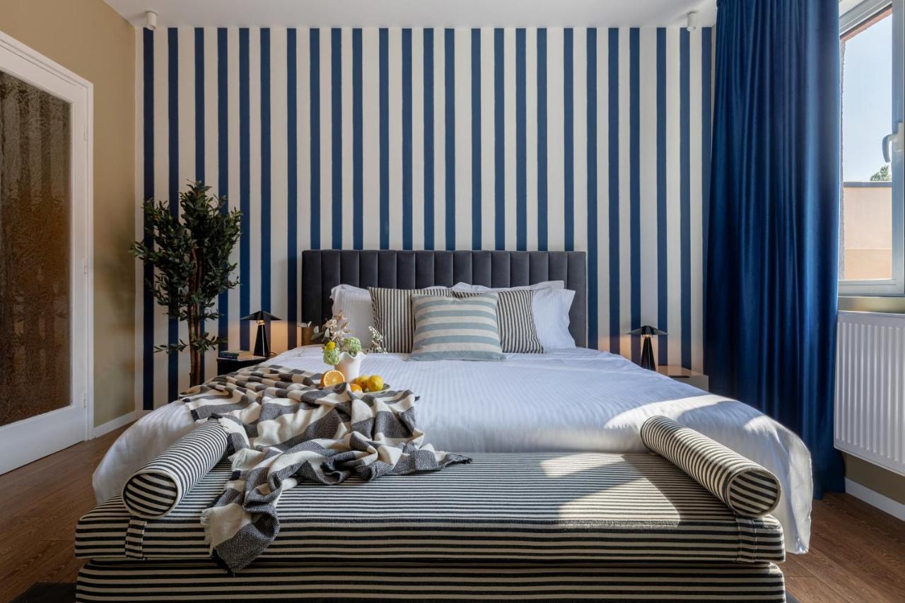 Holt - Dolce In Napoli Apartment บูคาเรสต์ ภายนอก รูปภาพ